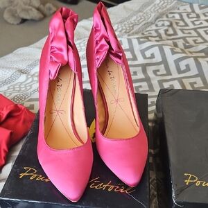 Pour La Victoire Fuchsia Satin Heels